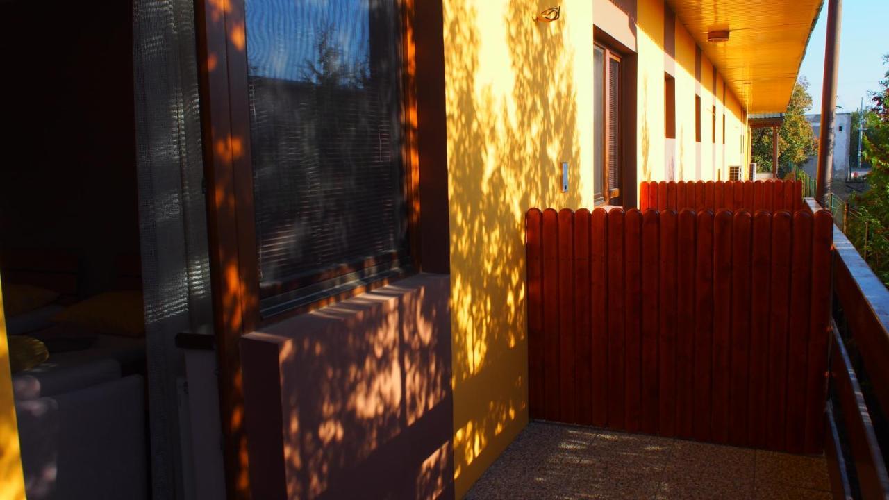 Hotel Slnecny Dvor Michalovce Dış mekan fotoğraf