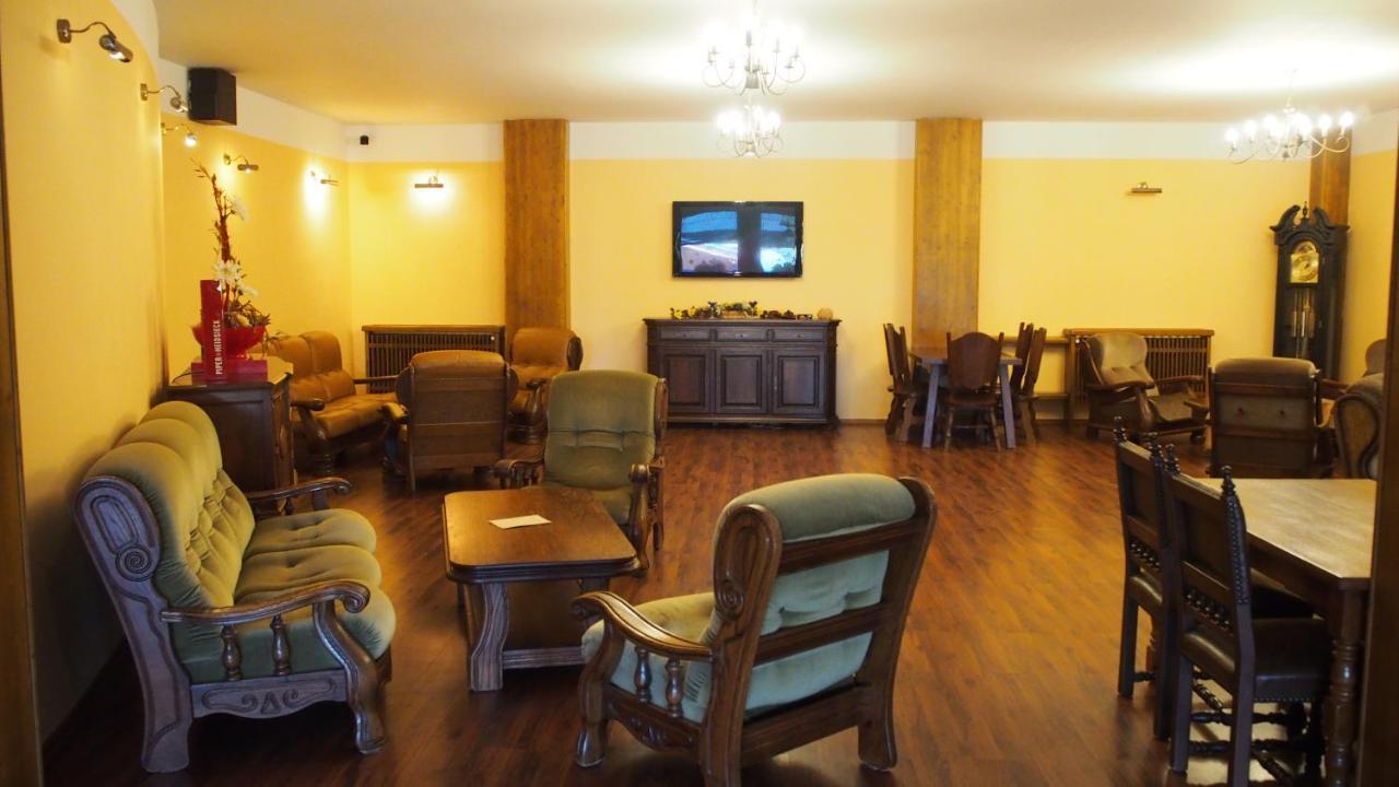Hotel Slnecny Dvor Michalovce Dış mekan fotoğraf
